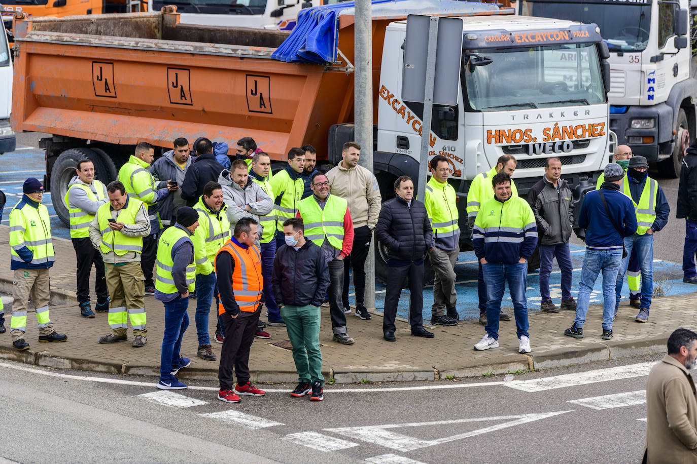 Fotos: Miras respalda a los transportistas y pide bajar el precio del combustible