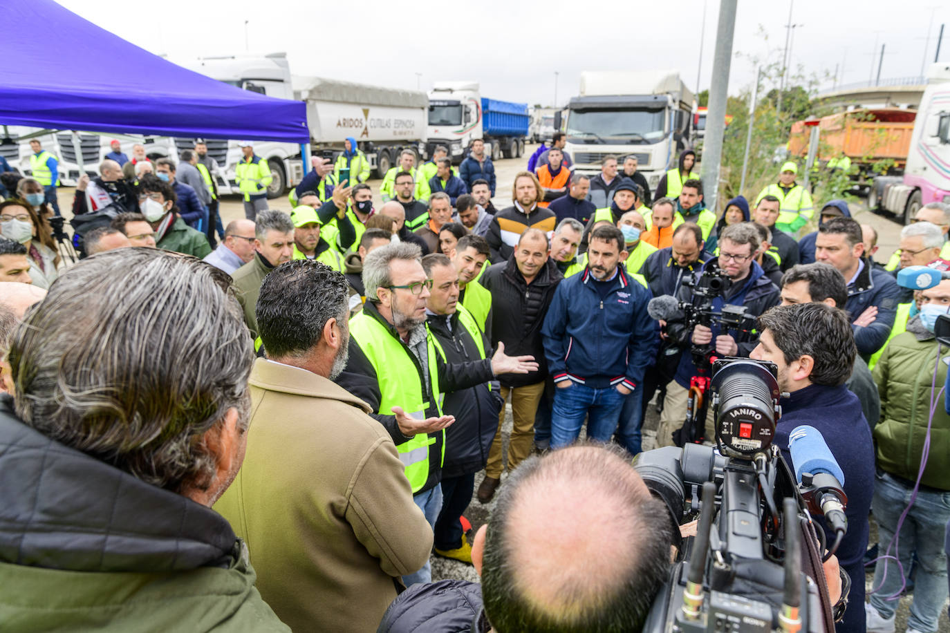 Fotos: Miras respalda a los transportistas y pide bajar el precio del combustible