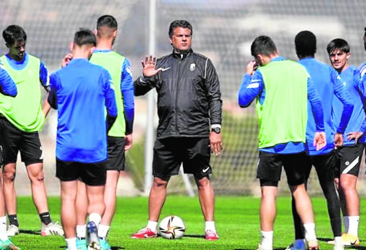 Julio Algar durante un entrenamiento de la semana pasada. 