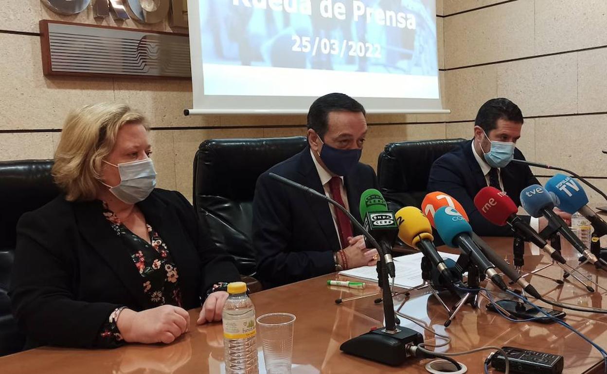 Rueda de prensa del presidente de Croem, José María Albarracín, este viernes.