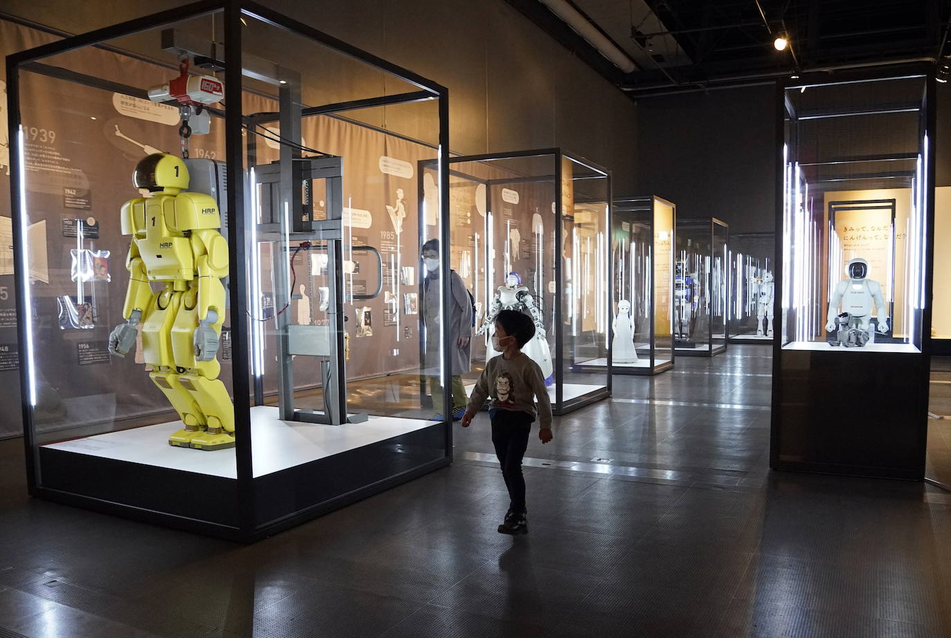 Fotos: Robots y humanos