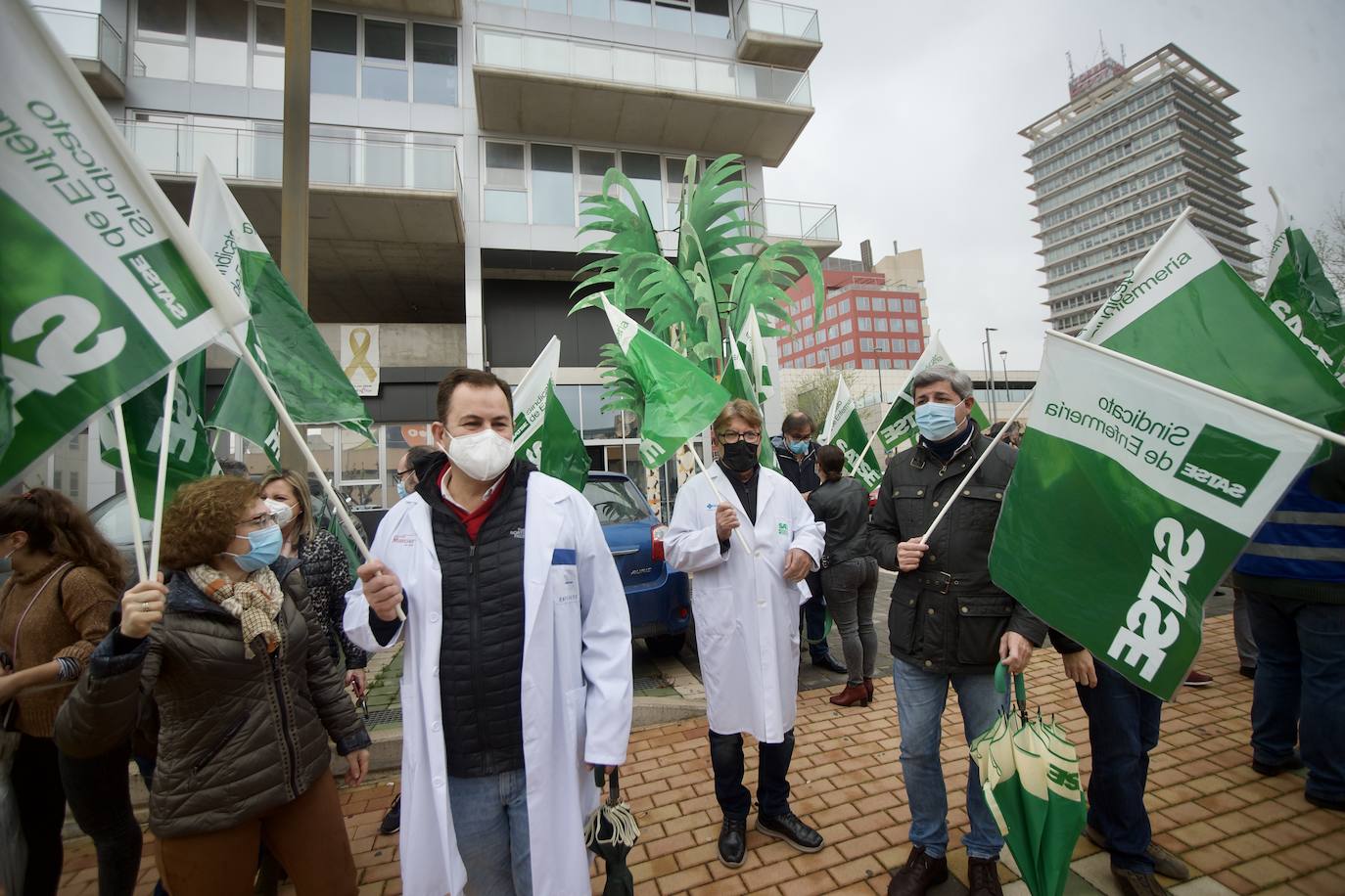 Fotos: Concentración de Satse contra los recortes en los refuerzos Covid