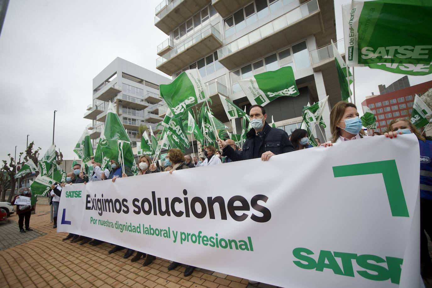 Fotos: Concentración de Satse contra los recortes en los refuerzos Covid