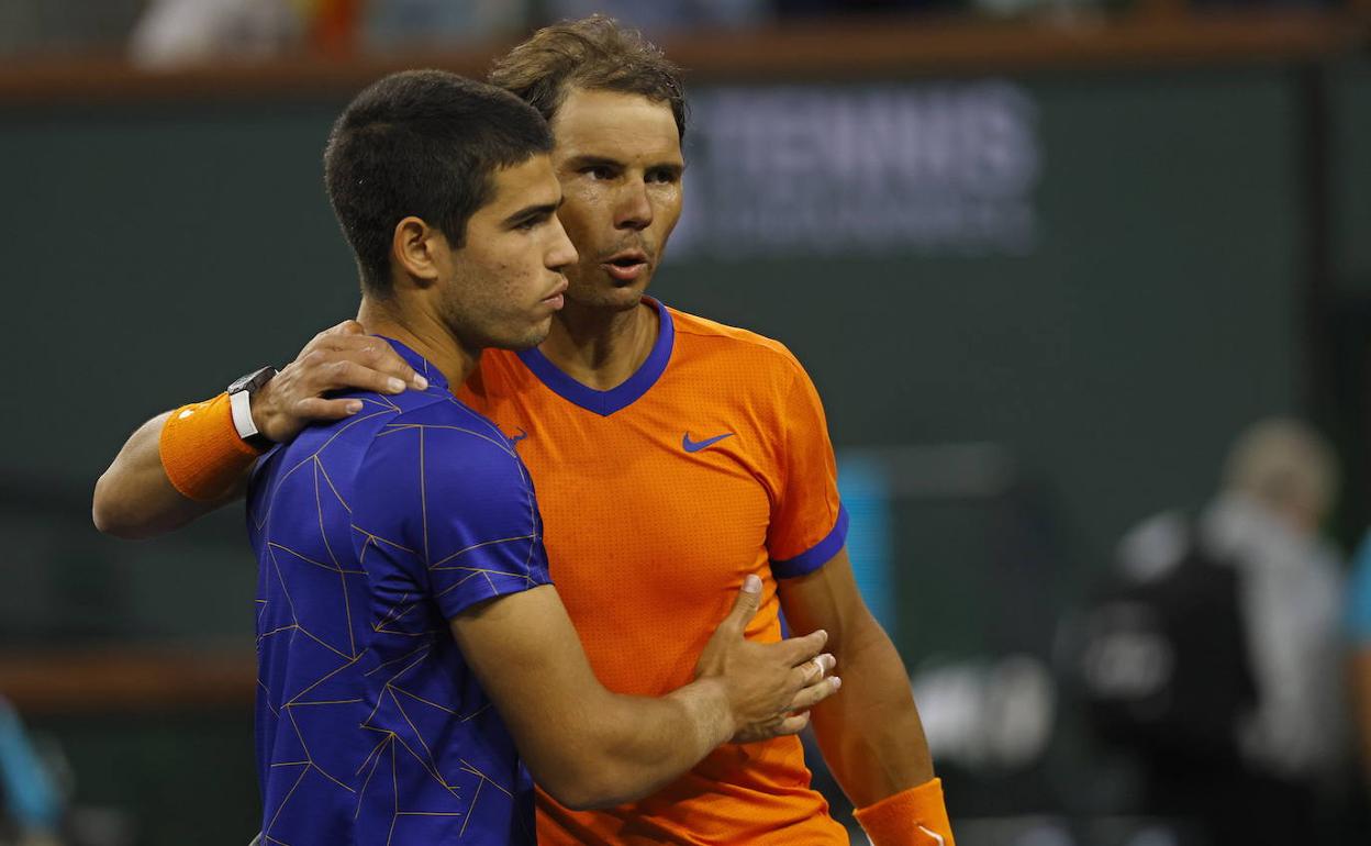 Carlos Alcaraz y Rafa Nadal, tras su partido de semifinales en Indian Wells.