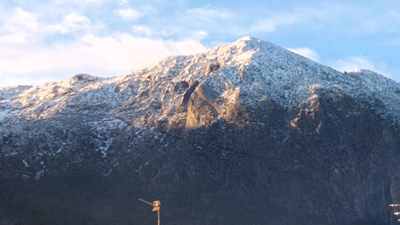 Fotos: Sierra Espuña amanece teñida de blanco tras dos días de nieve