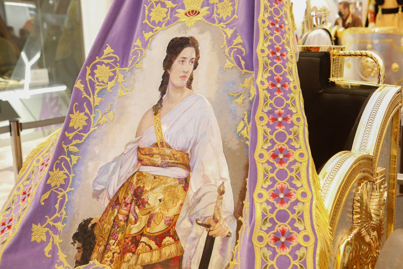 Fotos: Judit lidera los estrenos del Paso Blanco en la Semana Santa de Lorca