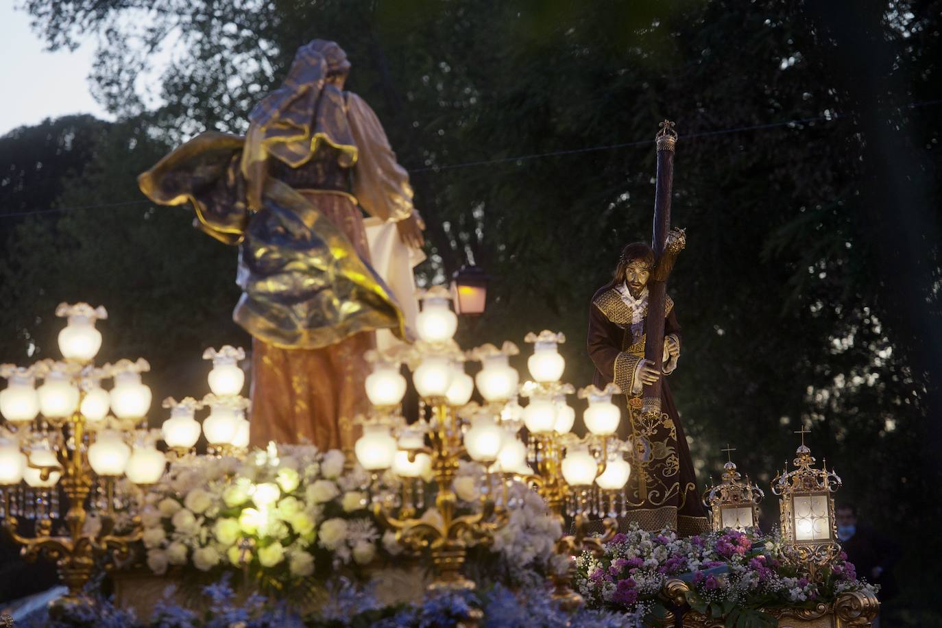 Fotos: La Verónica, en su 25 aniversario, acompaña al Jesús del Gran Poder