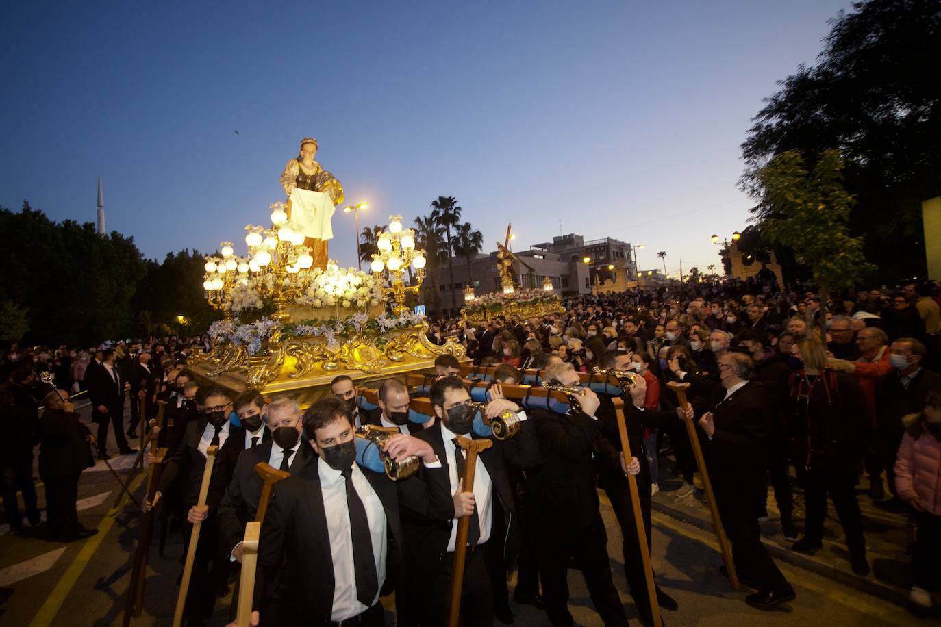 Fotos: La Verónica, en su 25 aniversario, acompaña al Jesús del Gran Poder