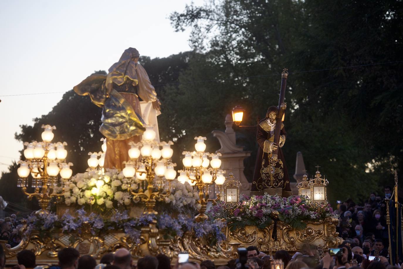 Fotos: La Verónica, en su 25 aniversario, acompaña al Jesús del Gran Poder