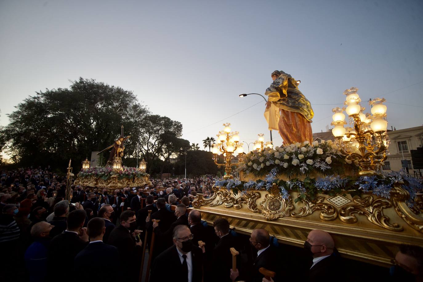 Fotos: La Verónica, en su 25 aniversario, acompaña al Jesús del Gran Poder