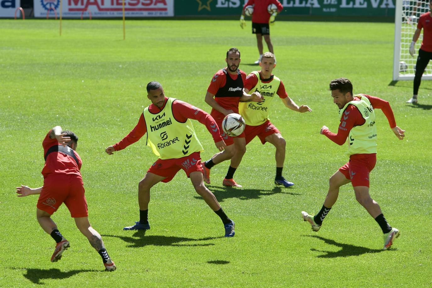 Fotos: El entrenamiento del Real Murcia antes del enfretamiento contra el Hércules, en imágenes