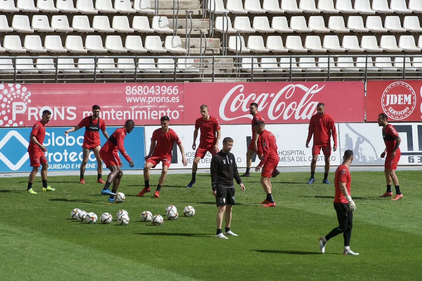 Fotos: El entrenamiento del Real Murcia antes del enfretamiento contra el Hércules, en imágenes