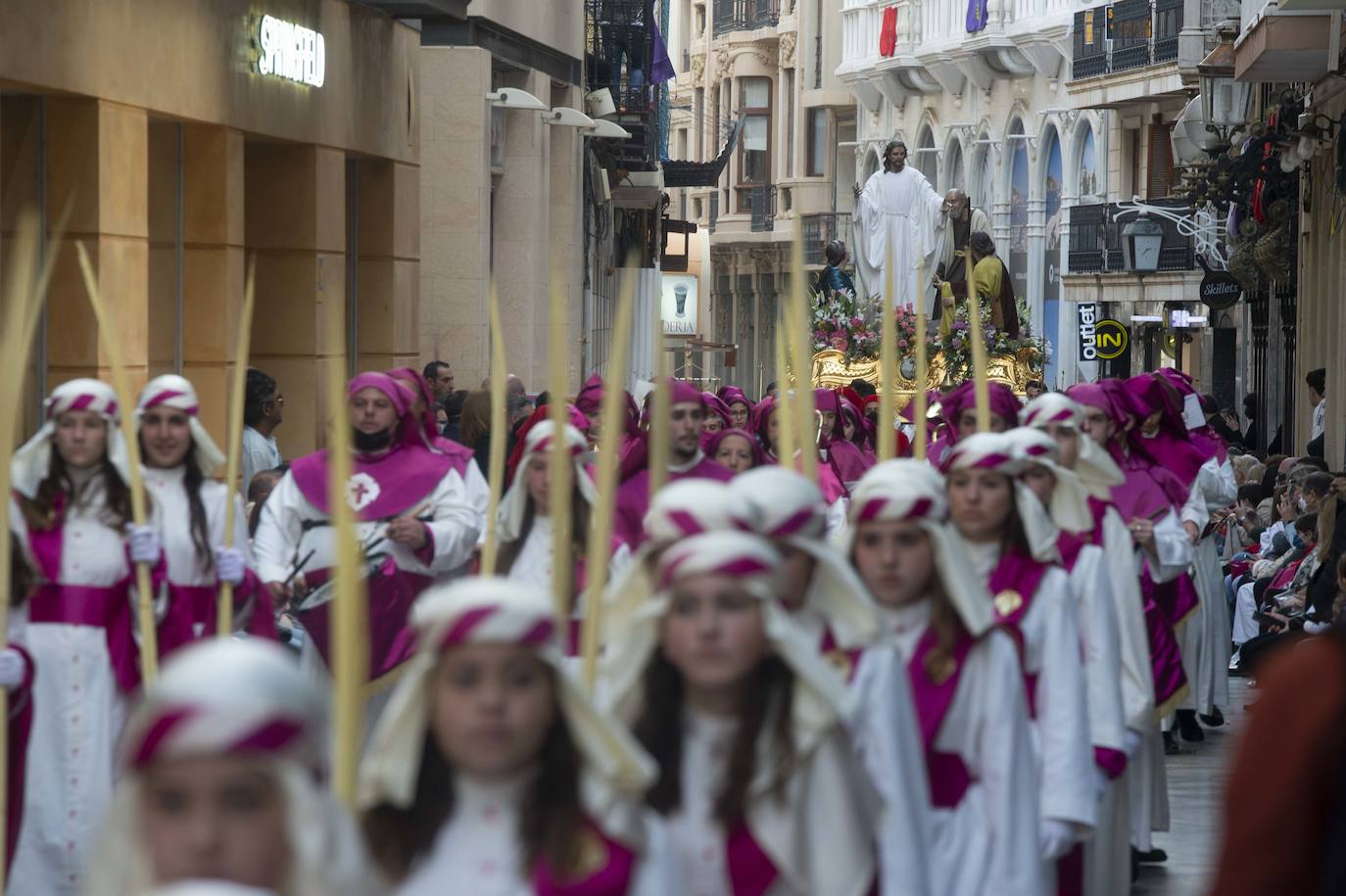 Fotos: Un mar de palmas guía a Jesús a Jerusalén