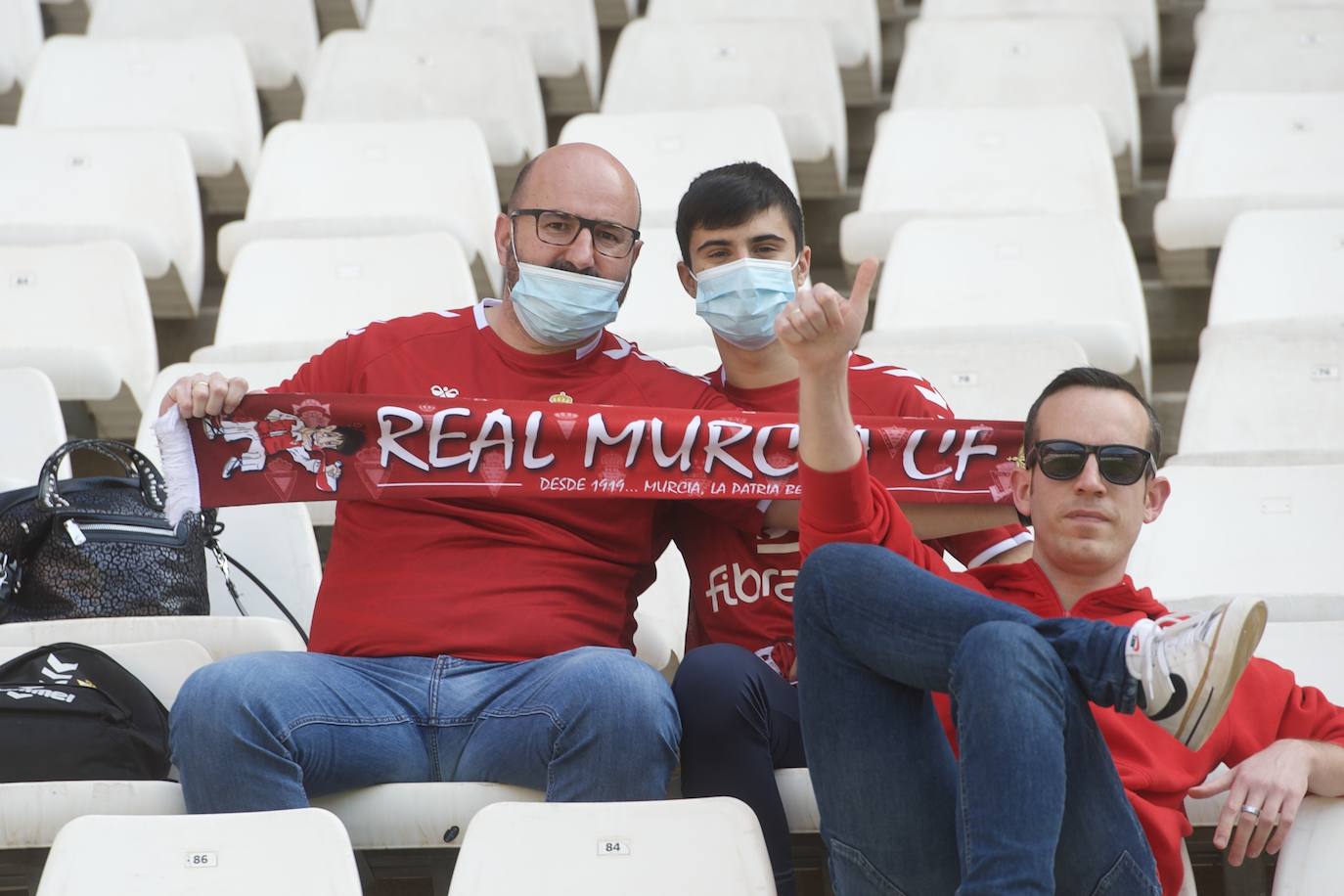 Fotos: Búscate en el Enrique Roca en el empate del Real Murcia frente al Hércules