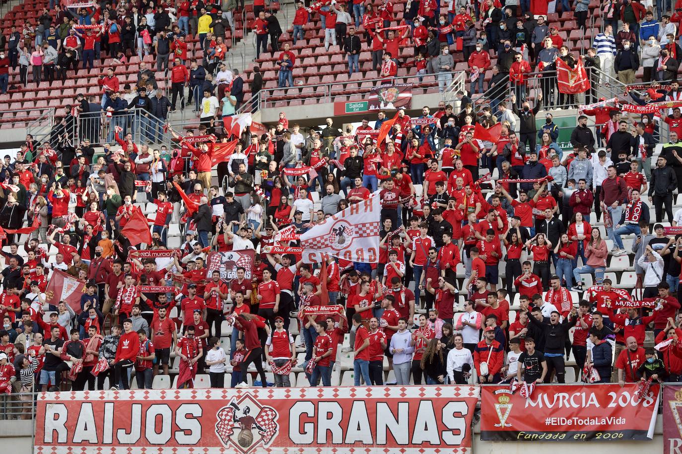 Fotos: Búscate en el Enrique Roca en el empate del Real Murcia frente al Hércules