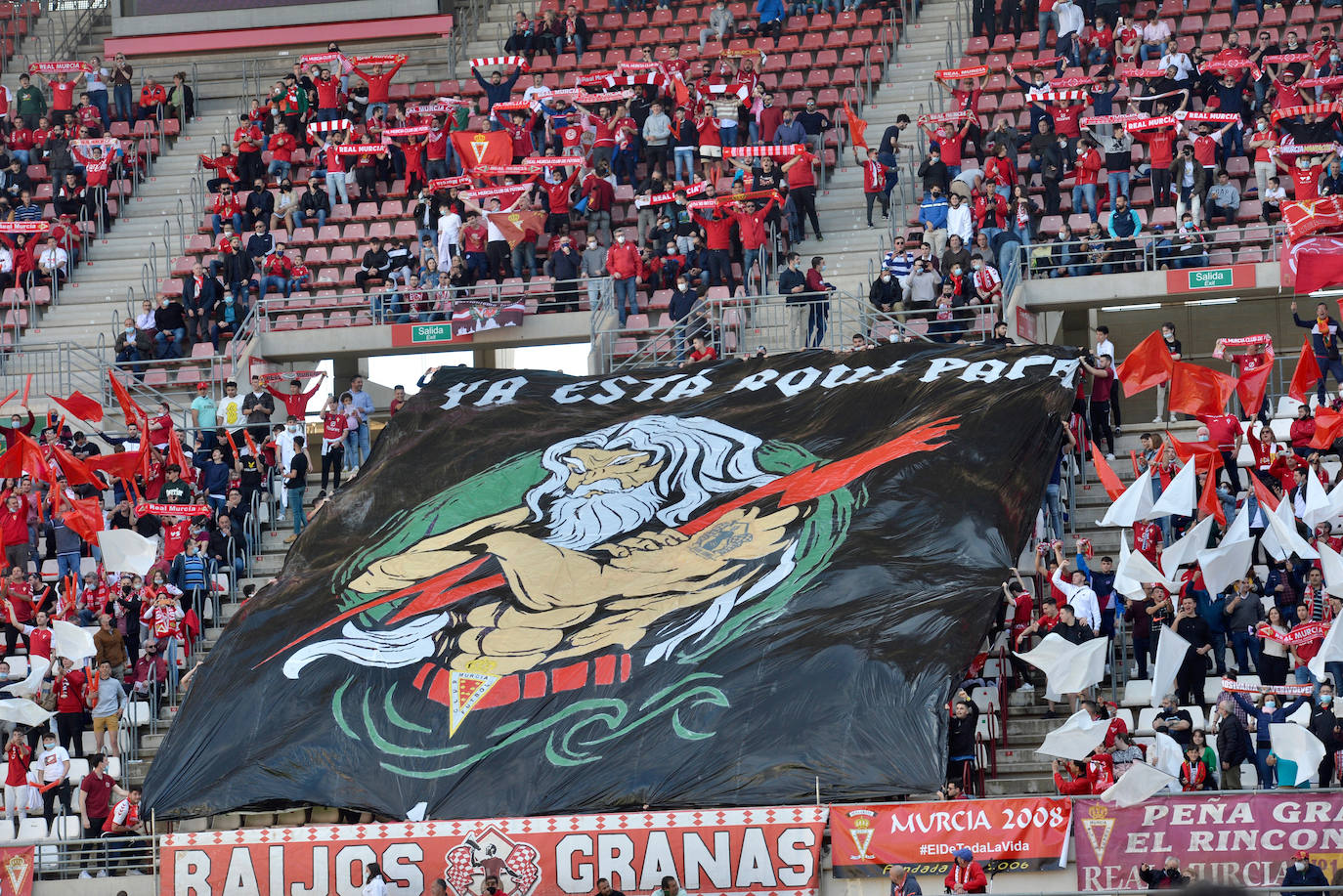 Fotos: Búscate en el Enrique Roca en el empate del Real Murcia frente al Hércules