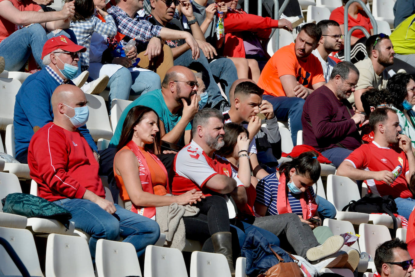 Fotos: Búscate en el Enrique Roca en el empate del Real Murcia frente al Hércules