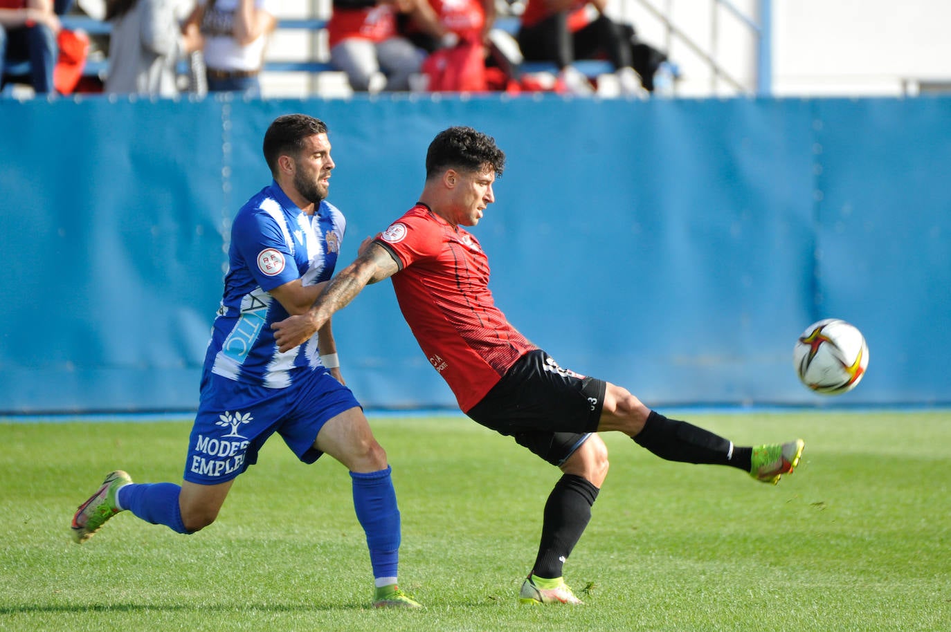 Fotos: El Águilas sale del infierno (Águilas 2, La Nucía 0)