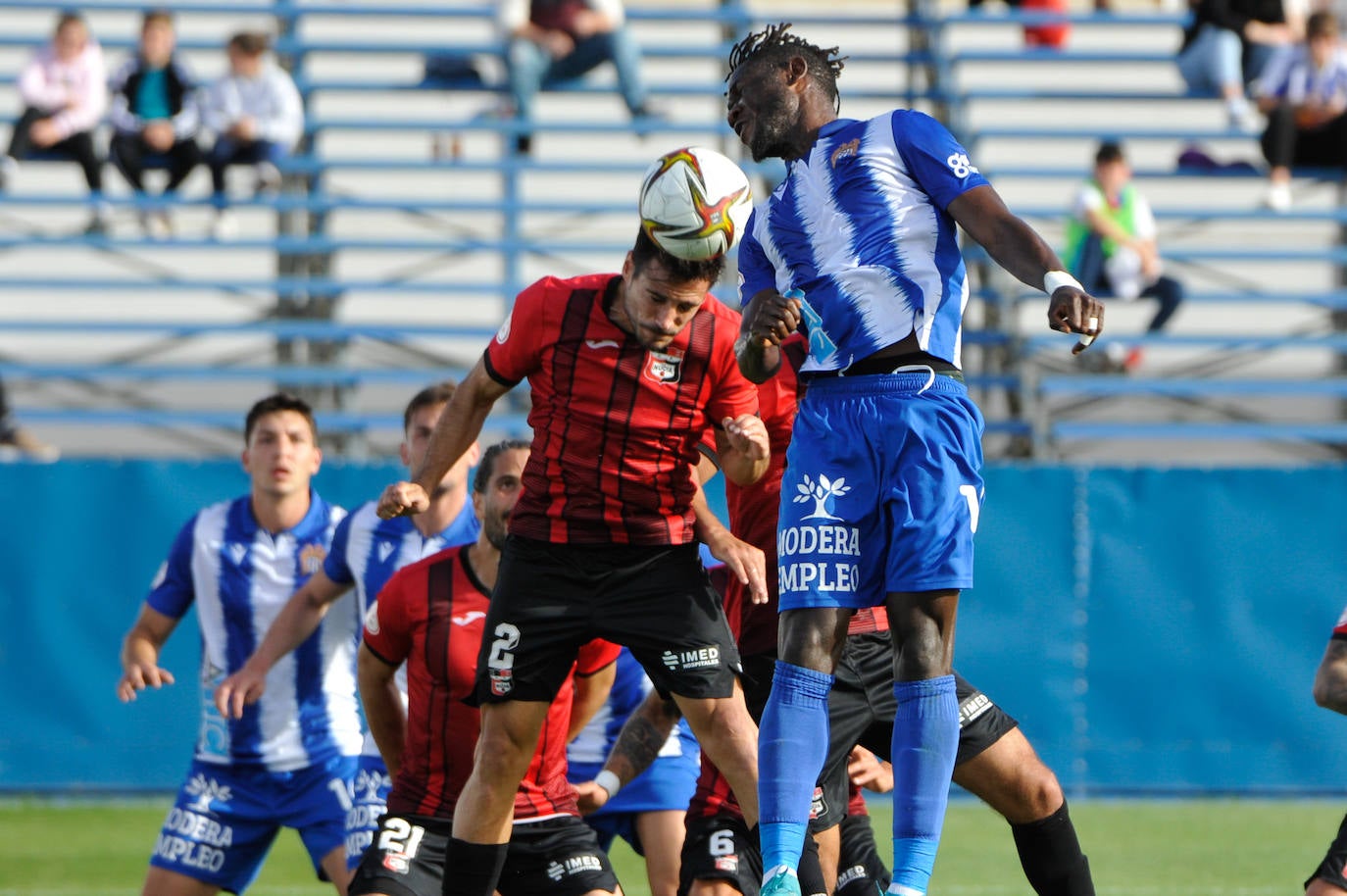 Fotos: El Águilas sale del infierno (Águilas 2, La Nucía 0)