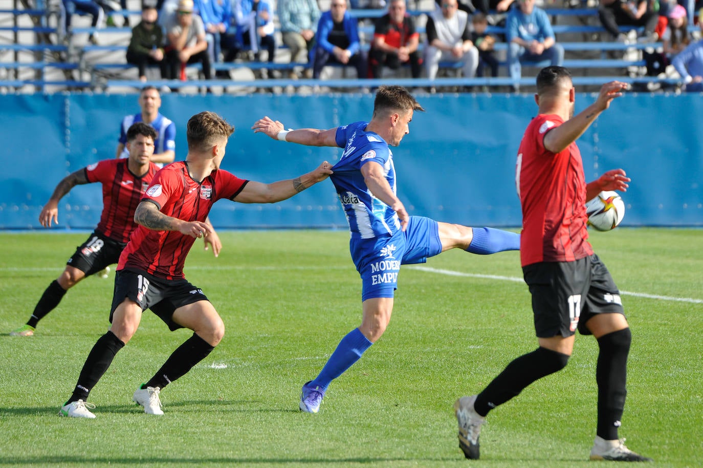 Fotos: El Águilas sale del infierno (Águilas 2, La Nucía 0)