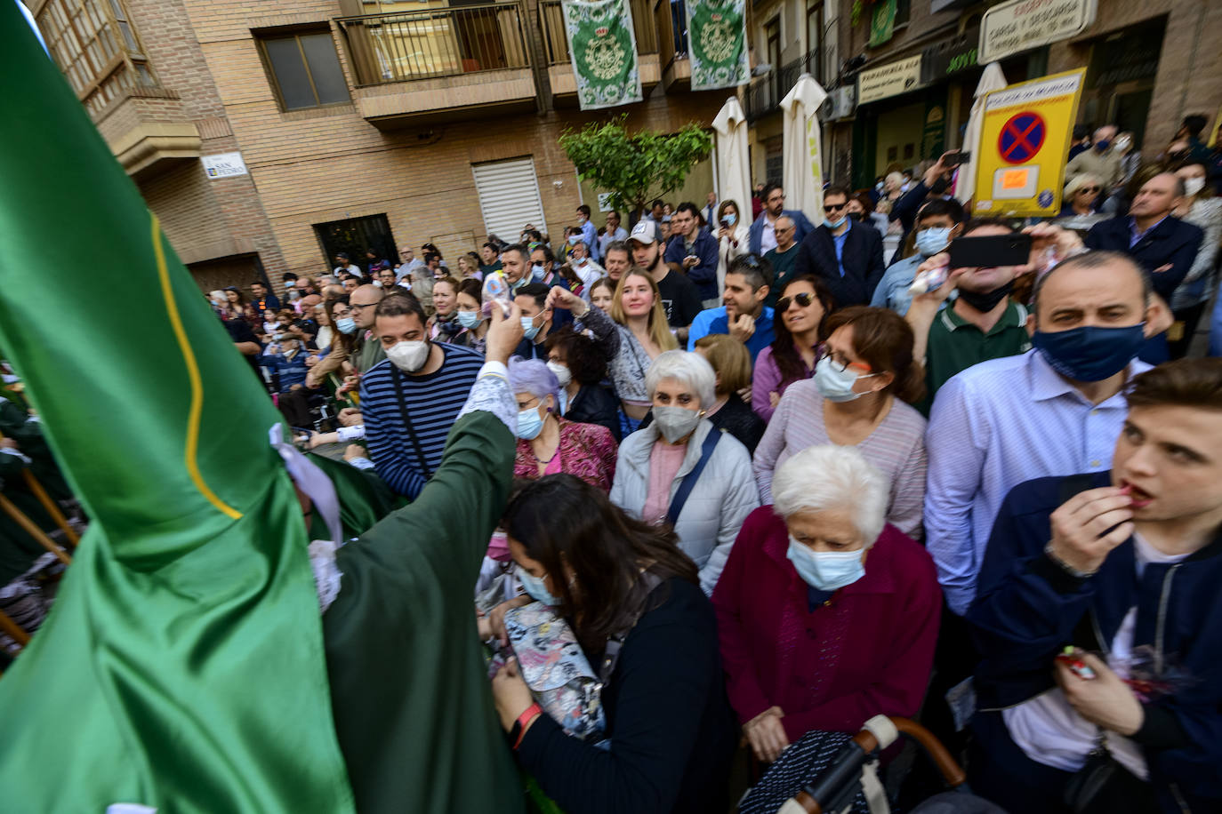 Fotos: Túnicas verdes por San Pedro