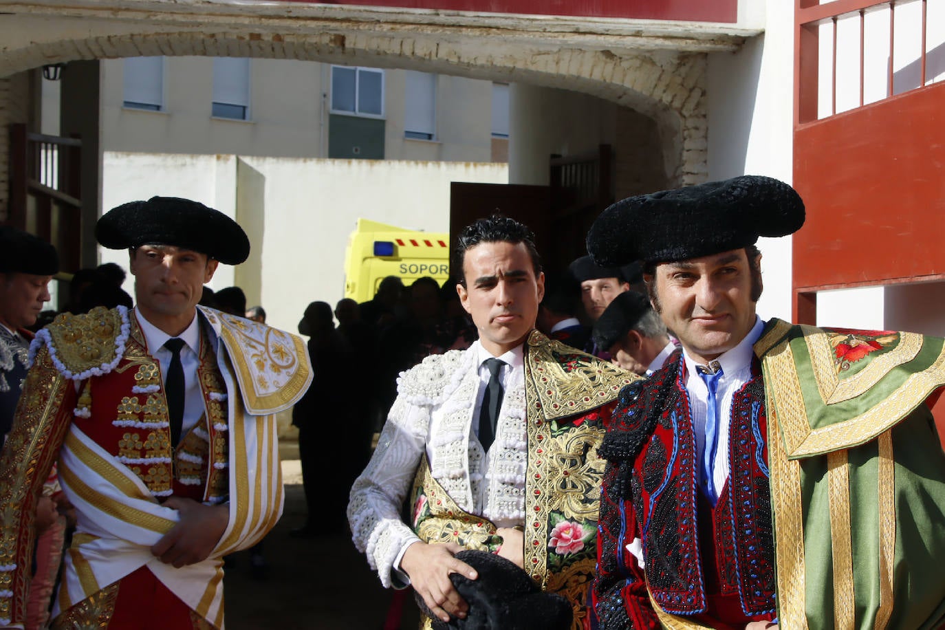 Fotos: Puerta grande para Ureña y Galdós en Yecla