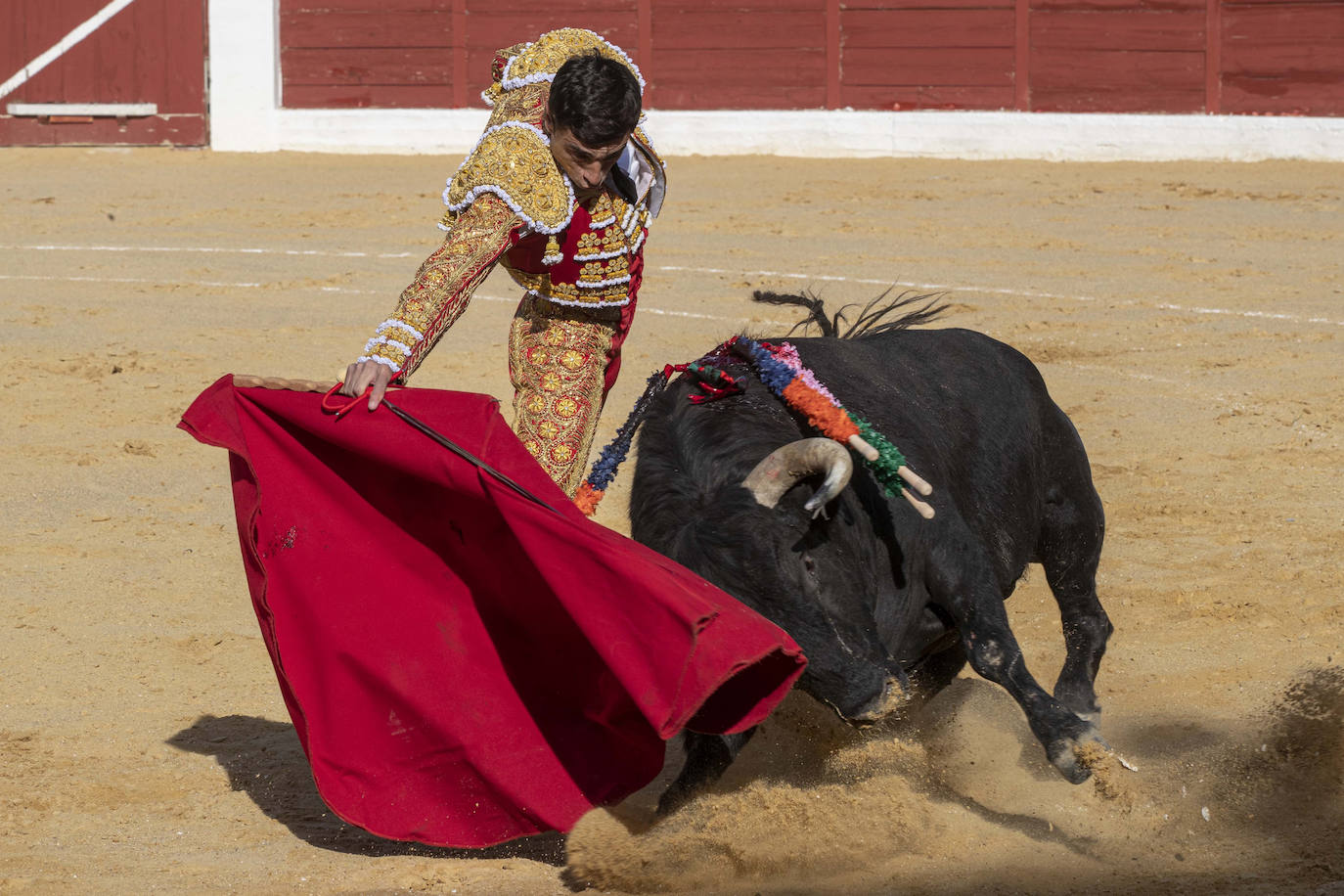 Fotos: Puerta grande para Ureña y Galdós en Yecla