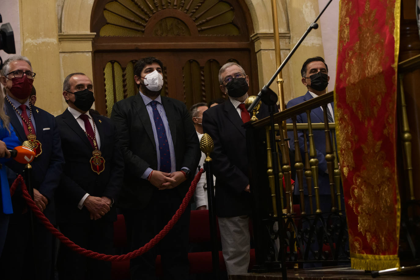 Fotos: Descendimiento del Cristo del Perdón en la iglesia de San Antolín de Murcia