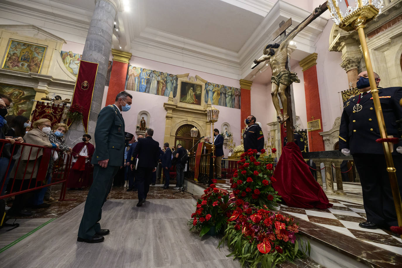 Fotos: Descendimiento del Cristo del Perdón en la iglesia de San Antolín de Murcia