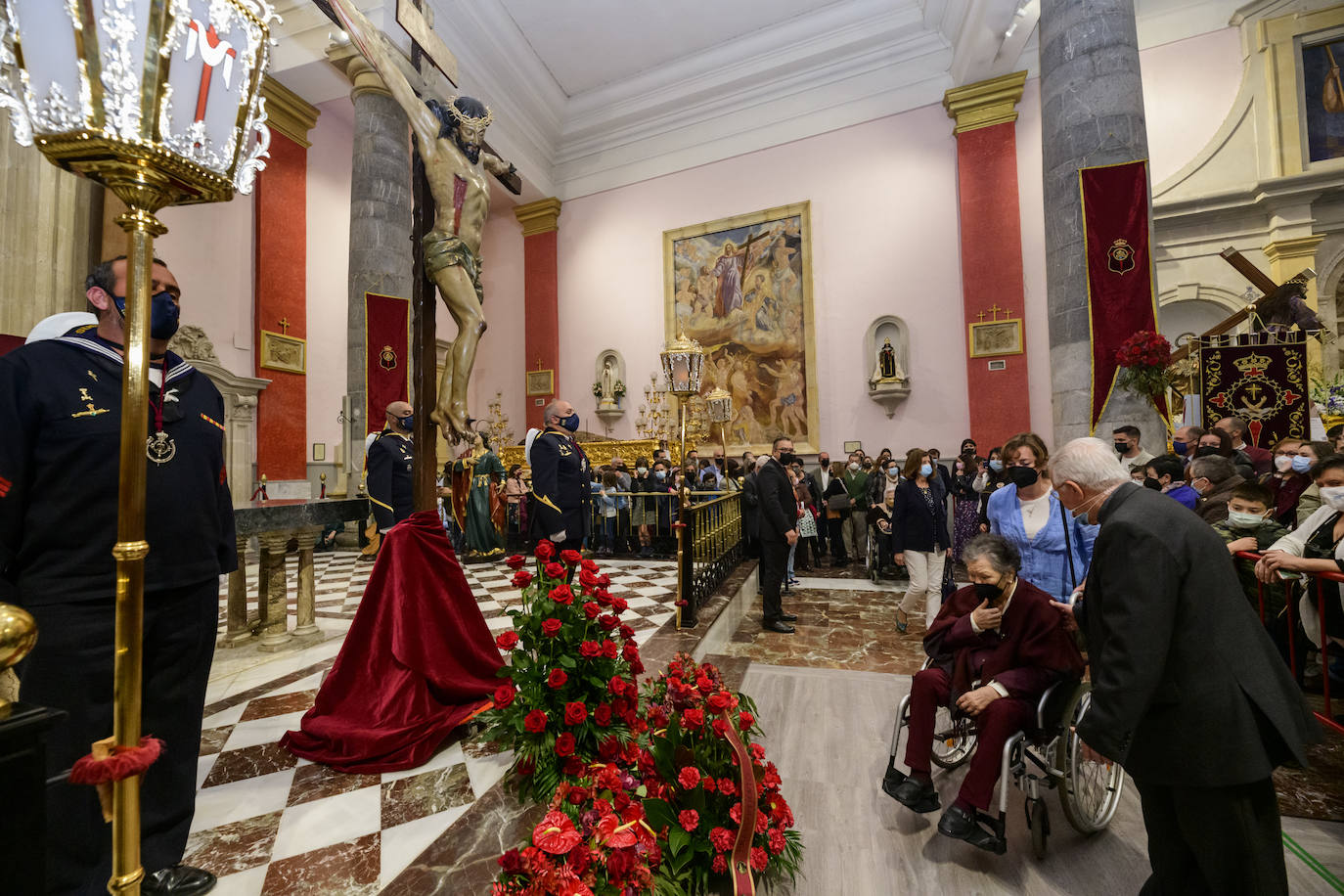 Fotos: Descendimiento del Cristo del Perdón en la iglesia de San Antolín de Murcia