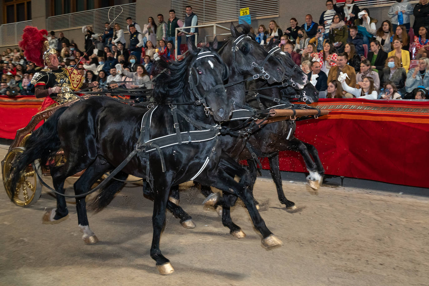 Fotos: El pueblo hebreo llena de júbilo la carrera en la noche del Domingo de Ramos en Lorca