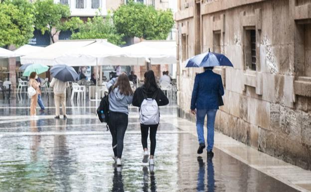 Estos son los trucos para que no se encrespe el pelo en los días de lluvia