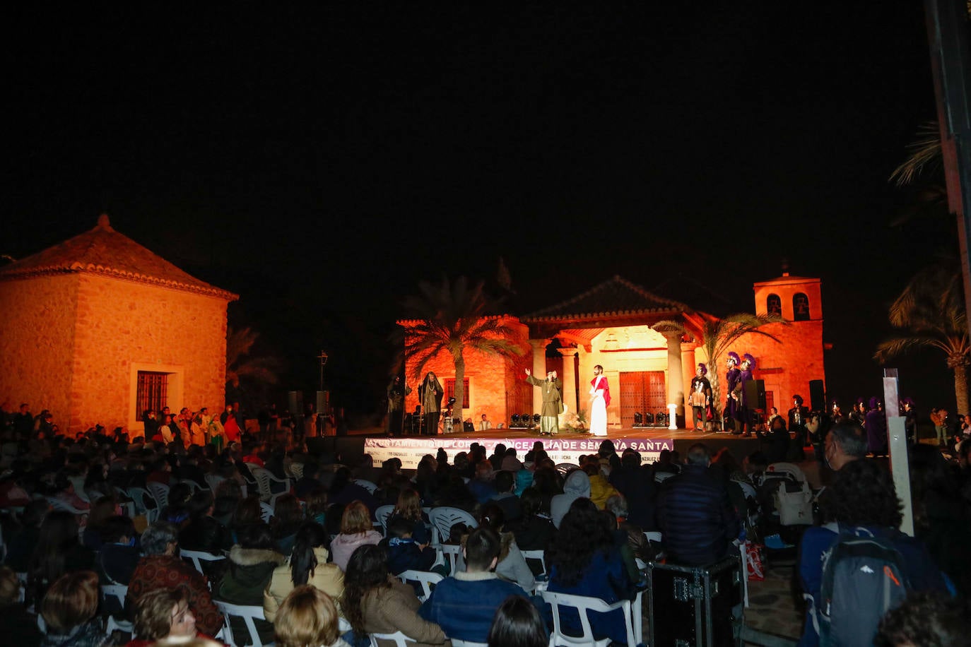 Fotos: Las imágenes del vía crucis del Lunes Santo en Lorca