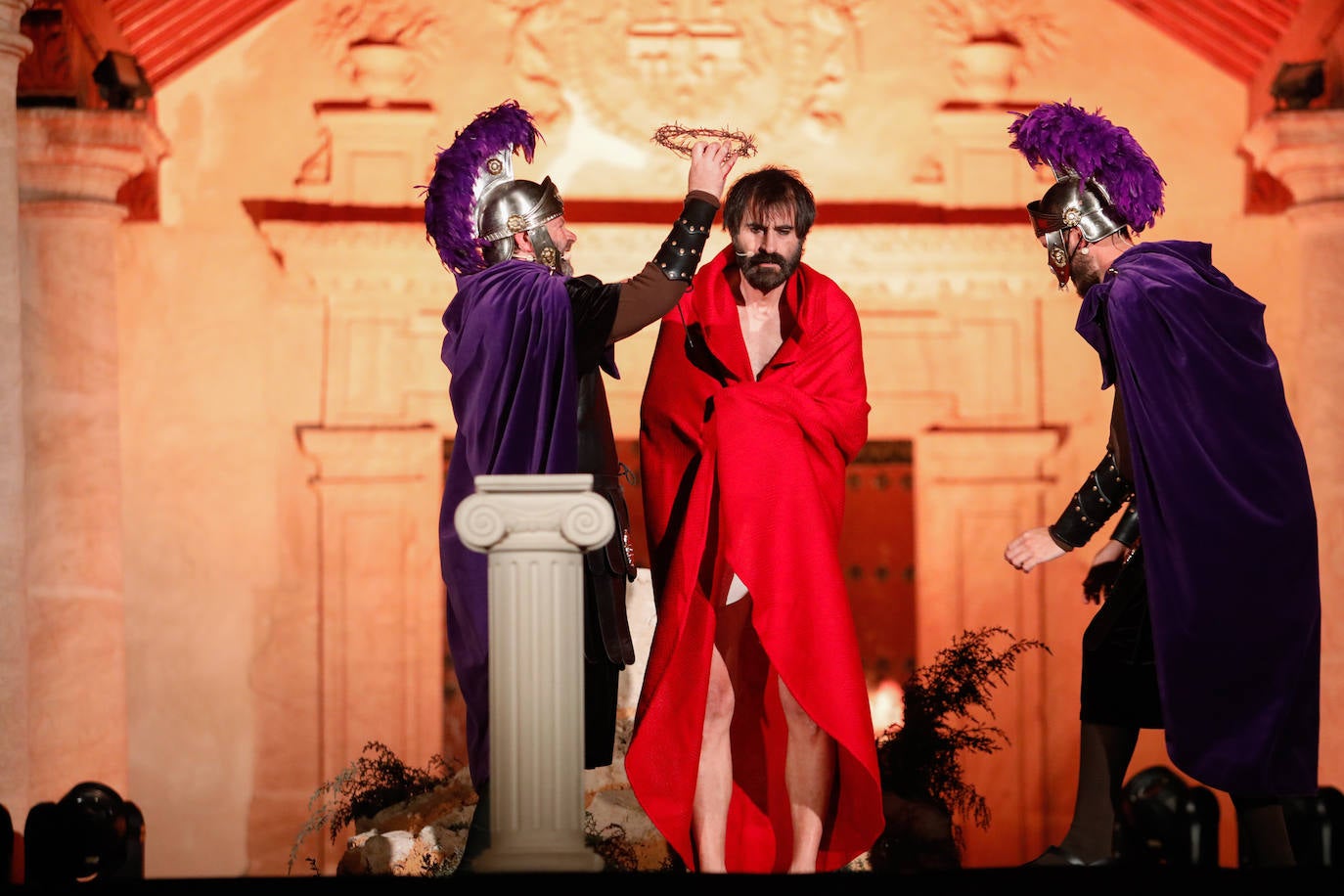 Fotos: Las imágenes del vía crucis del Lunes Santo en Lorca