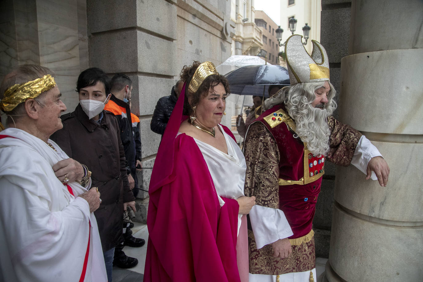 Fotos: Un aguacero obliga a suspender el Lavatorio en Cartagena