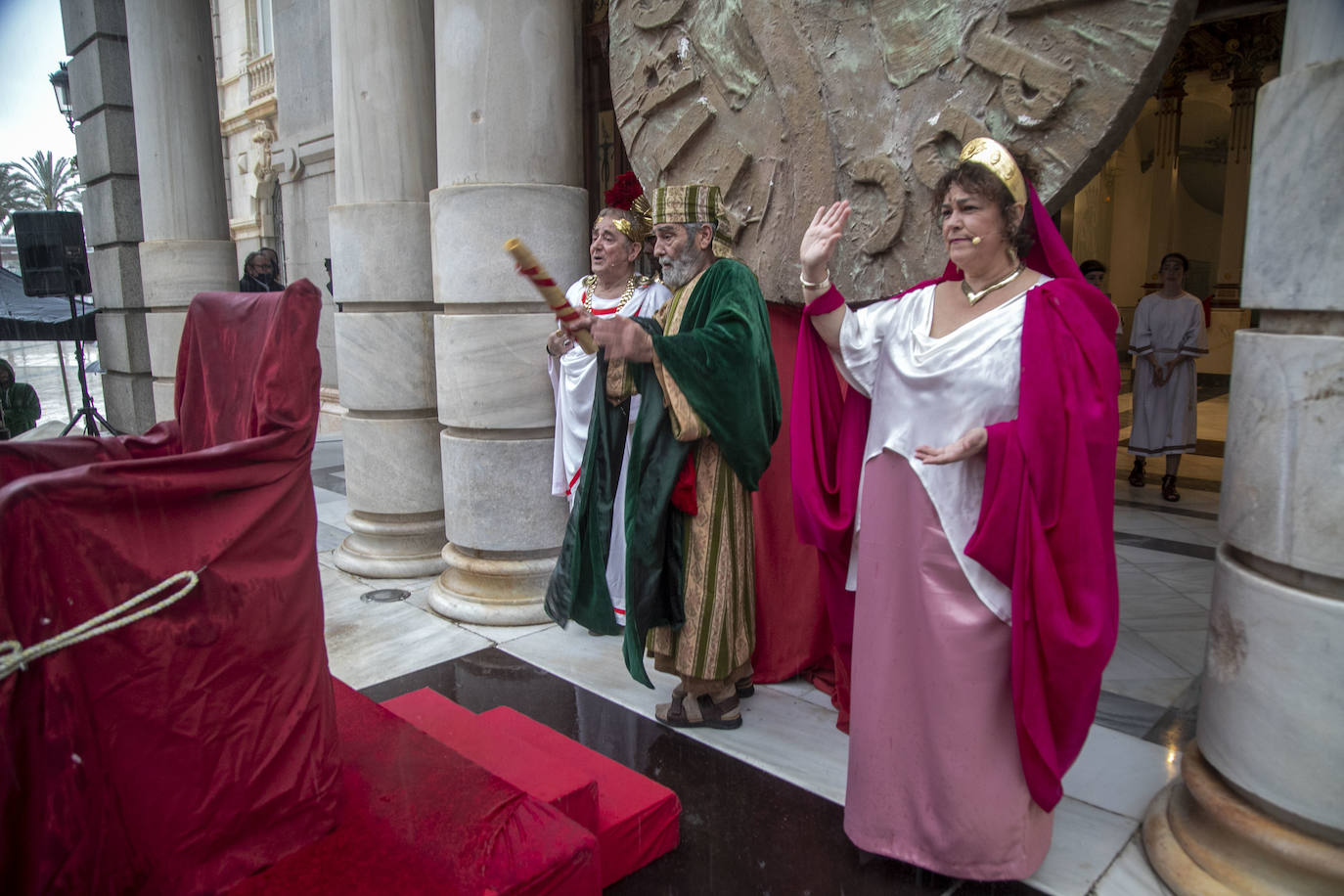 Fotos: Un aguacero obliga a suspender el Lavatorio en Cartagena