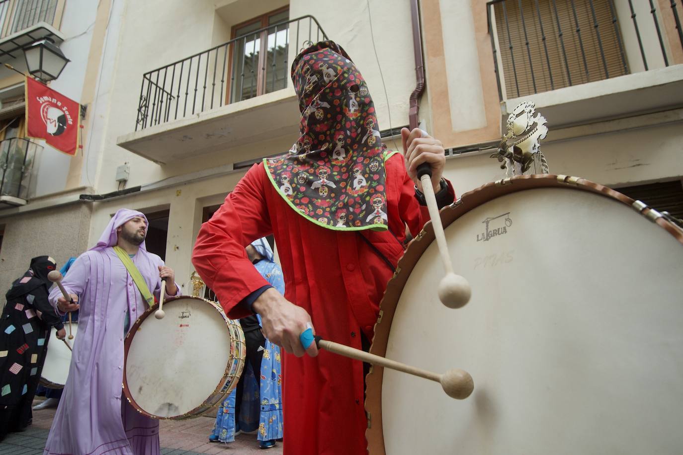 Fotos: Los tambores vuelven a las calles de Moratalla en el Jueves Santo