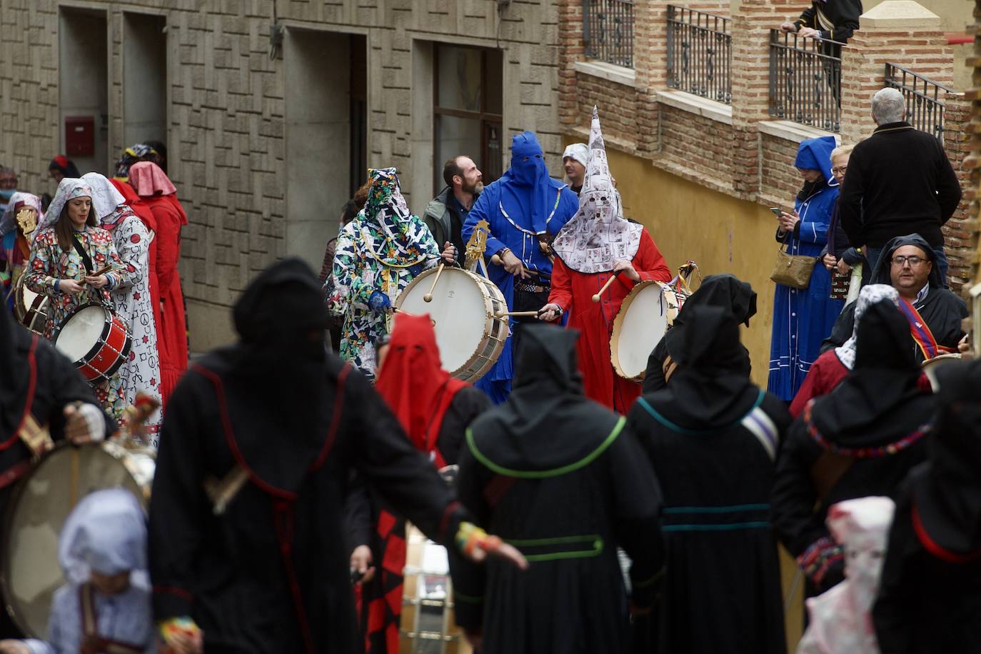 Fotos: Los tambores vuelven a las calles de Moratalla en el Jueves Santo