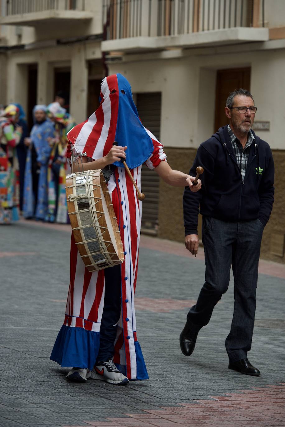 Fotos: Los tambores vuelven a las calles de Moratalla en el Jueves Santo