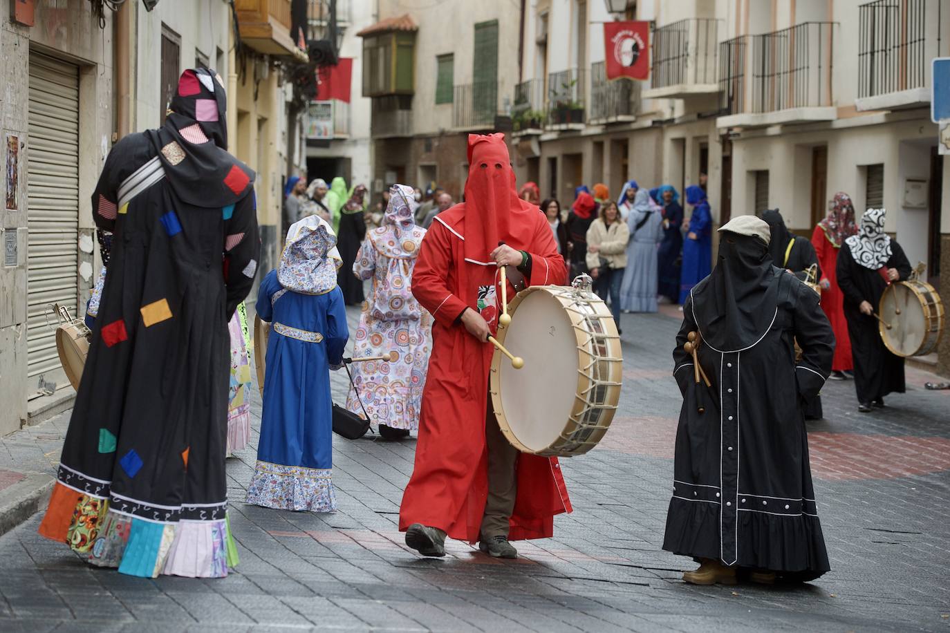 Fotos: Los tambores vuelven a las calles de Moratalla en el Jueves Santo