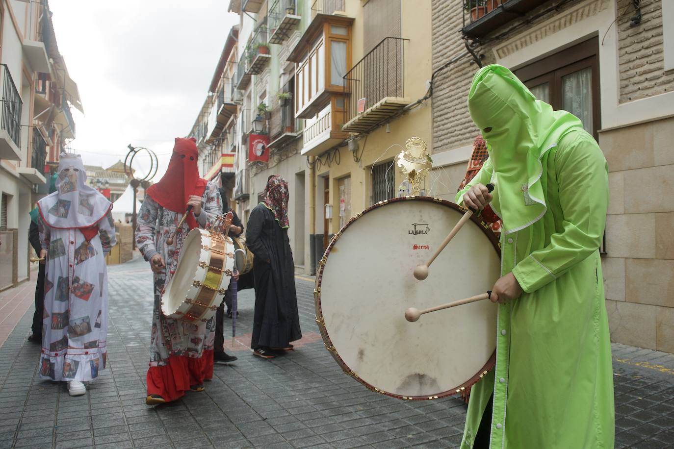 Fotos: Los tambores vuelven a las calles de Moratalla en el Jueves Santo