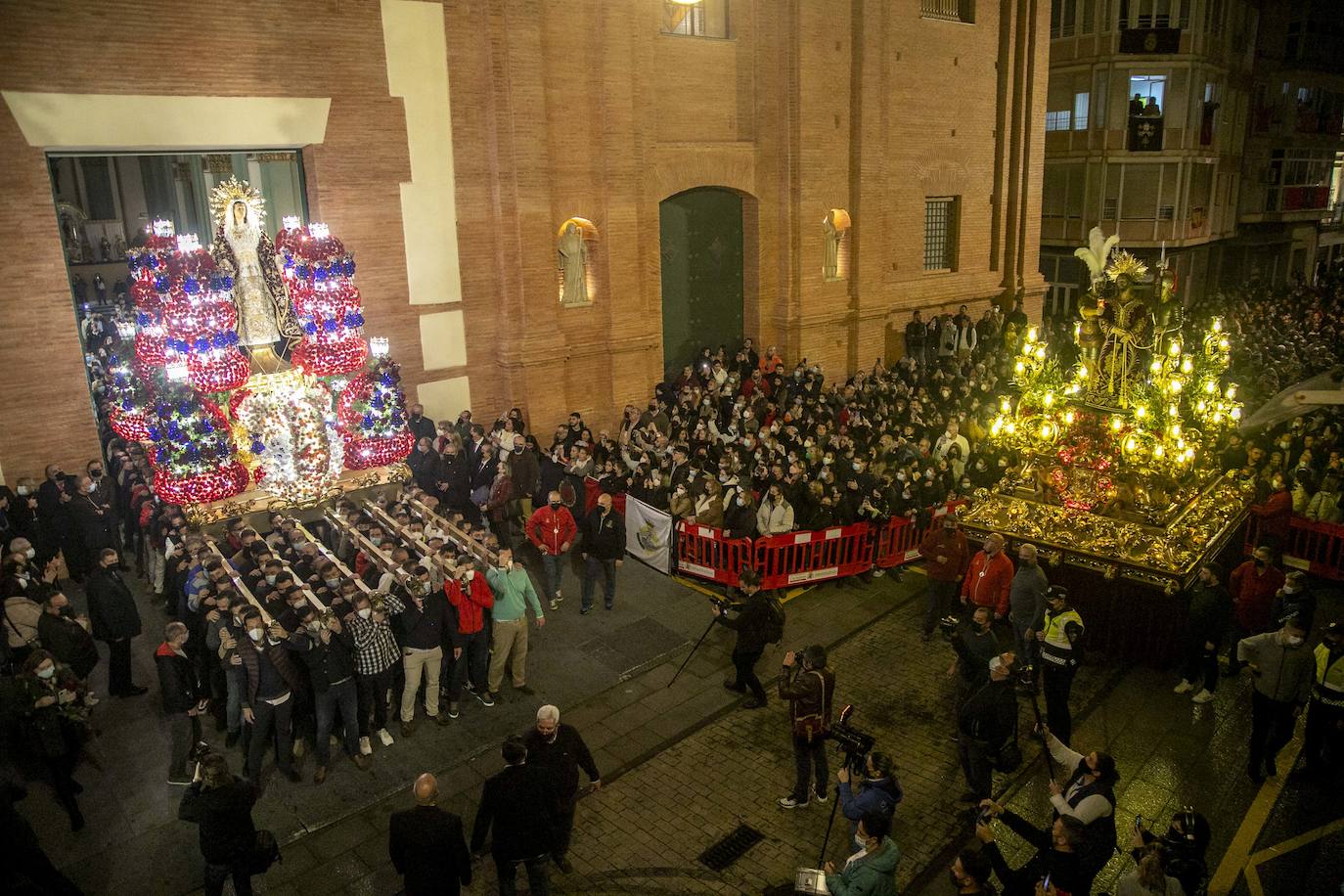 Fotos: Salve al Primer Dolor, único consuelo para los californios