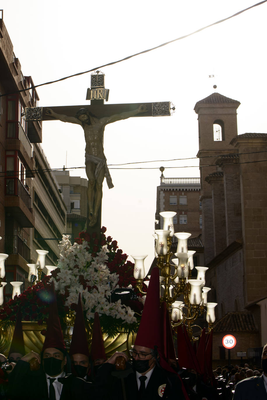 Fotos: Las cofradías de Servitas, el Santo Sepulcro y la Misericordia cierra el Viernes Santo