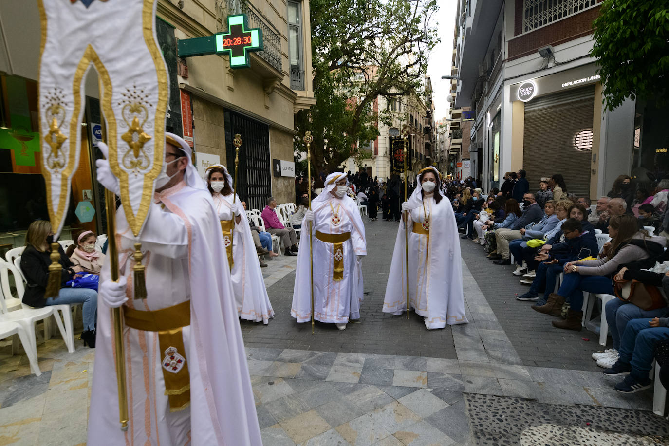 Fotos: Las cofradías de Servitas, el Santo Sepulcro y la Misericordia cierra el Viernes Santo