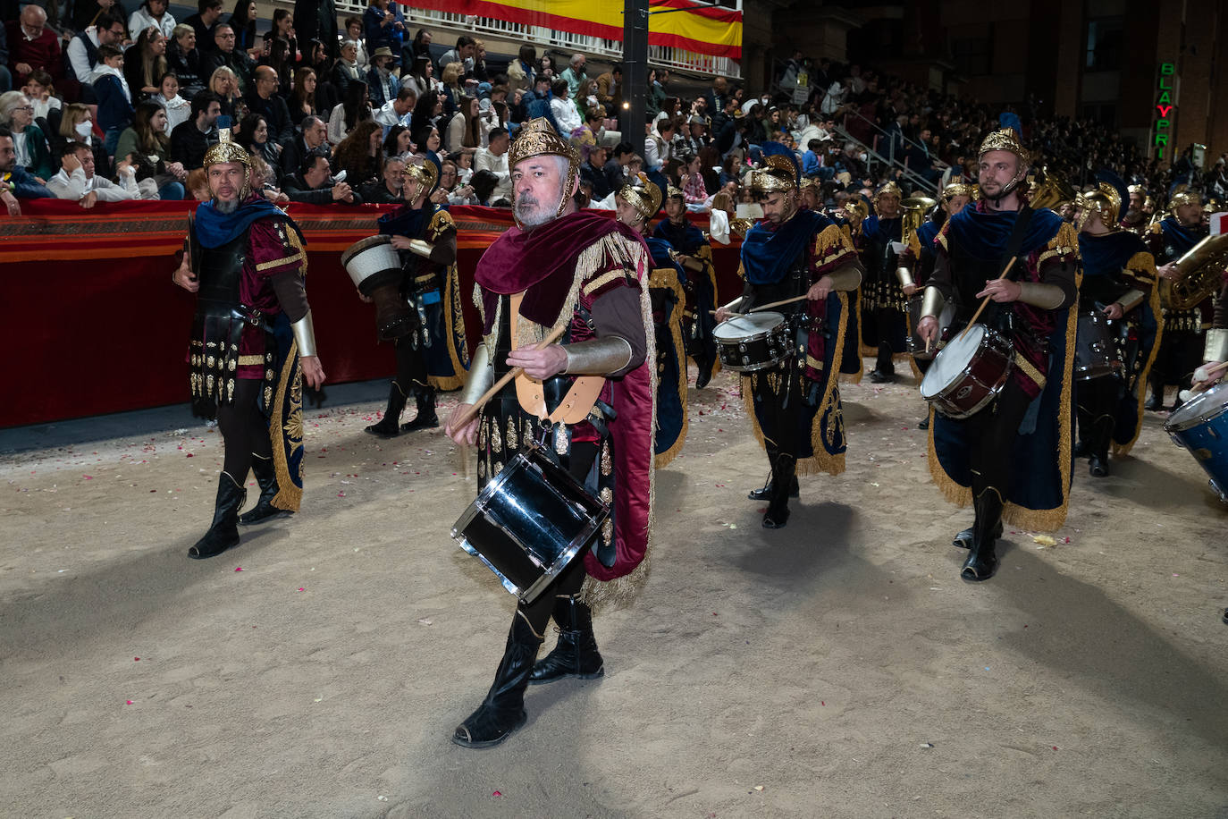 Fotos: Desfile bíblico-pasional del Viernes Santo en Lorca