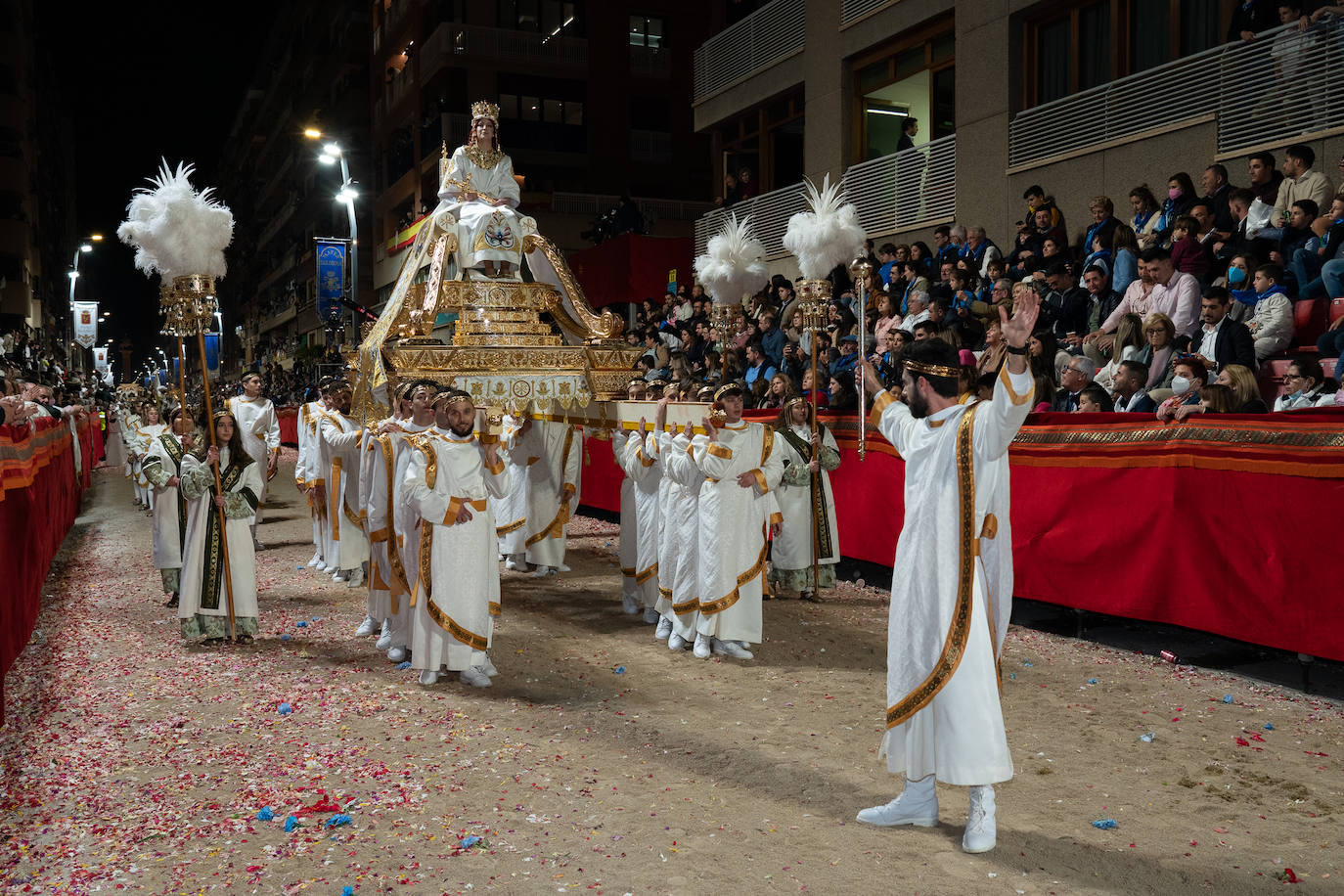 Fotos: Desfile bíblico-pasional del Viernes Santo en Lorca