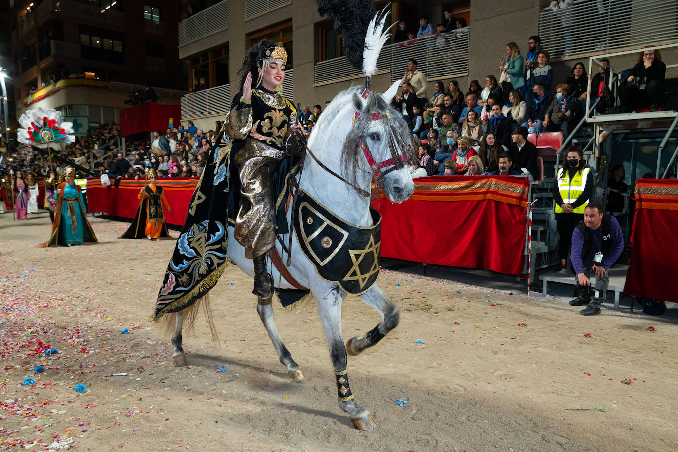 Fotos: Desfile bíblico-pasional del Viernes Santo en Lorca