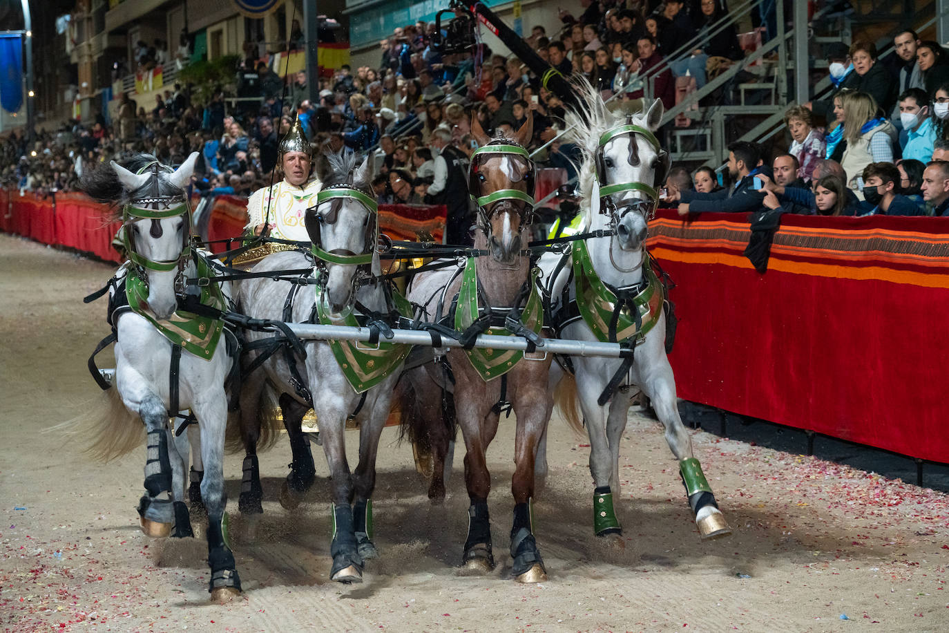 Fotos: Desfile bíblico-pasional del Viernes Santo en Lorca