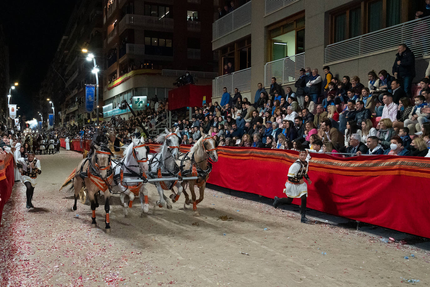 Fotos: Desfile bíblico-pasional del Viernes Santo en Lorca