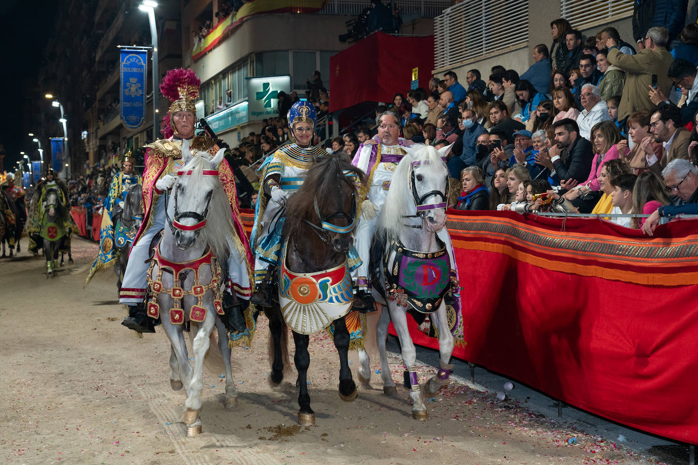 Fotos: Desfile bíblico-pasional del Viernes Santo en Lorca